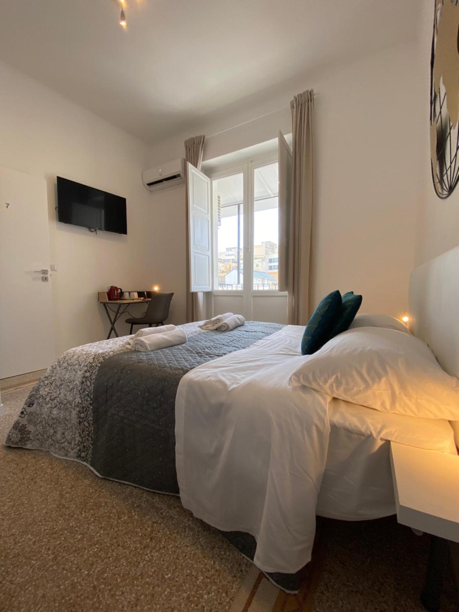 Conte Cavour Apartment Bari Exterior photo