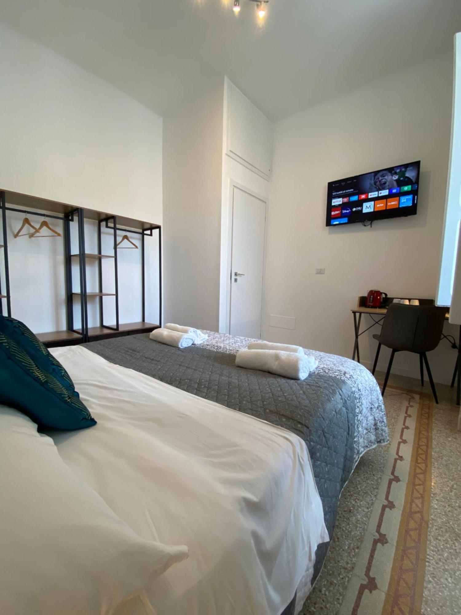 Conte Cavour Apartment Bari Exterior photo